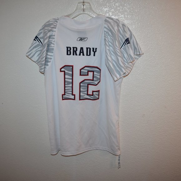 Women's Tom Brady 12 Patriots Jersey - Picture 3 of 4